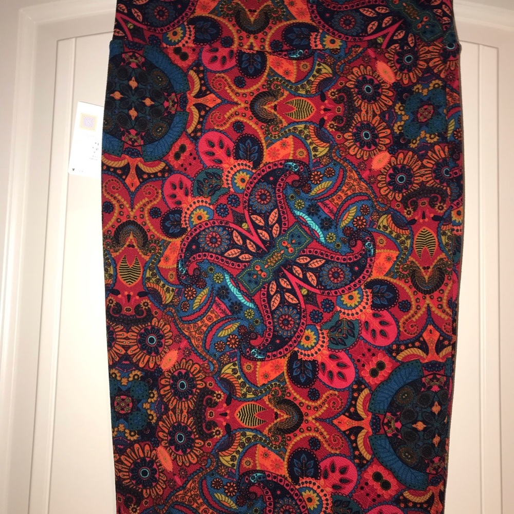 Lu La Roe skirt - NWT Small